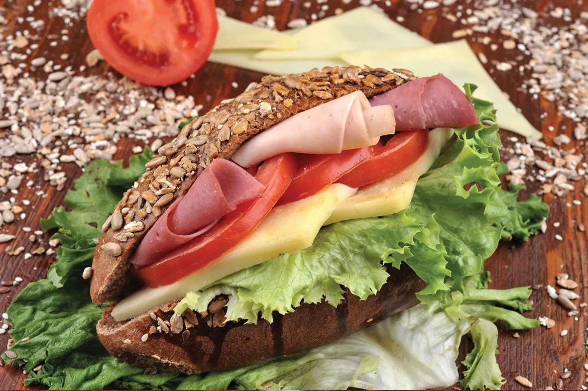 Çavdar Ekmeğine Jambonlu Sandviç